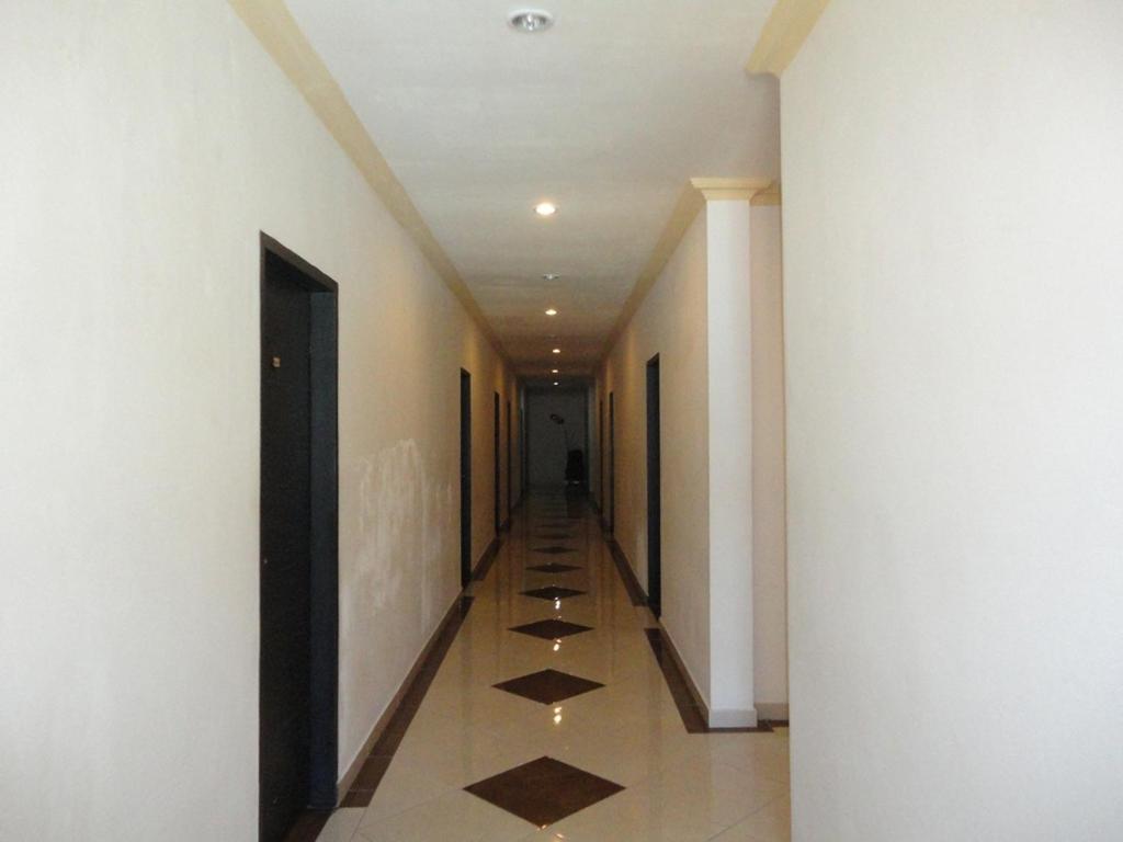 Grand Duta Hotel Palu Exteriör bild